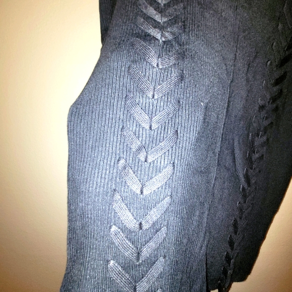 Torrid pencil skirt size 0 - Picture 2 of 3